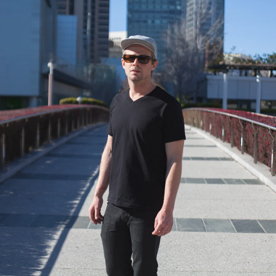 The V-Neck Tee in Black - Image 2